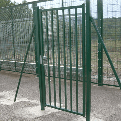 Portillon clôture industriel vert