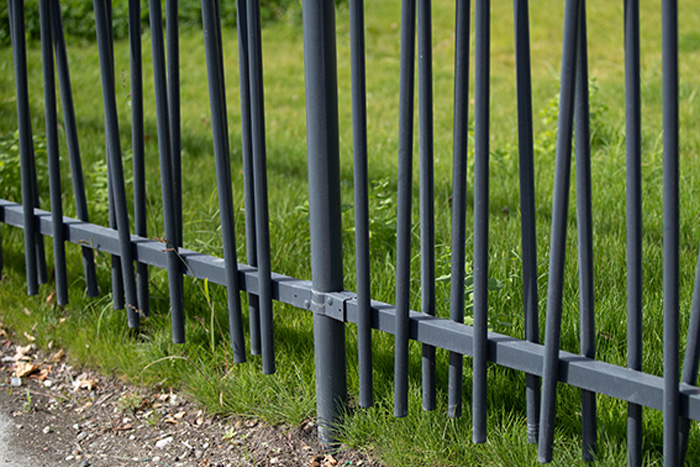 poteau clôture acier
